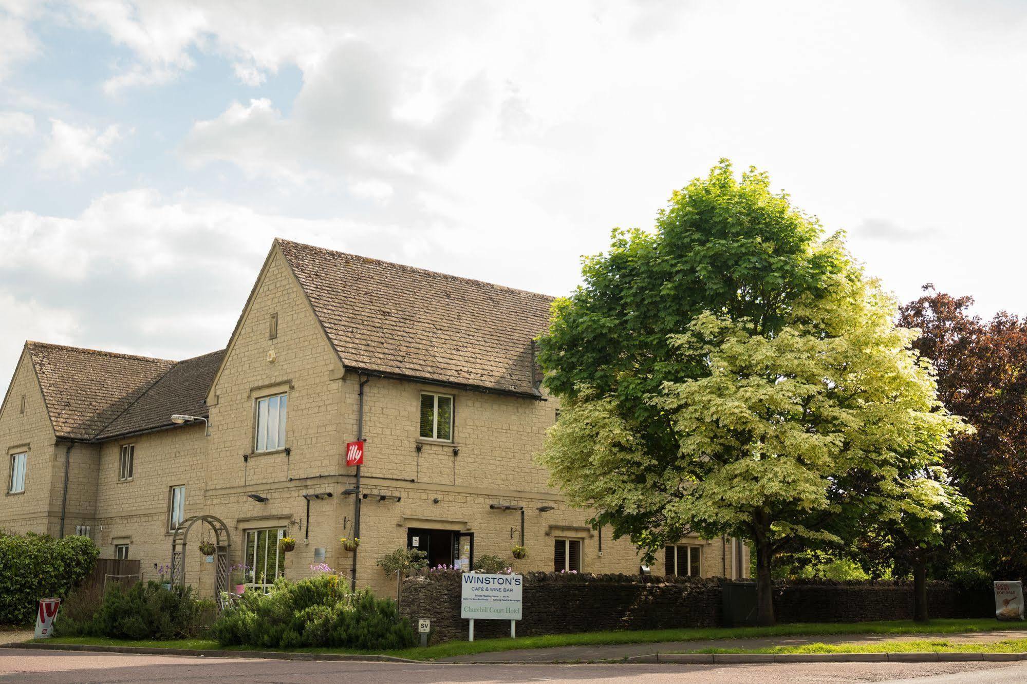 The Churchill Court Woodstock Exterior foto